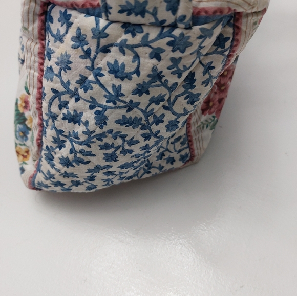 Vera Bradley Vintage Blue Delft Classic 100 Handbag - Picture 5 of 8